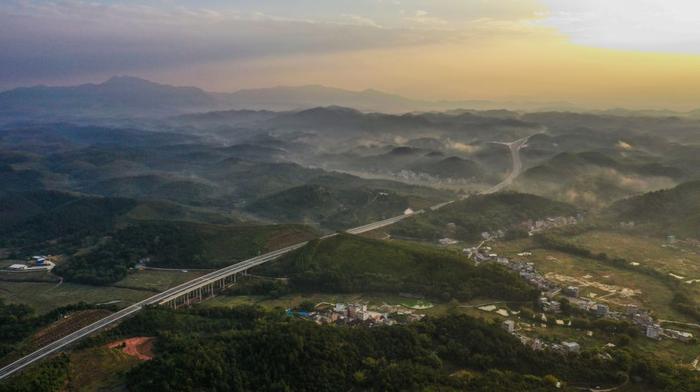 7小时→4小时！今天，龙怀高速建成通车！