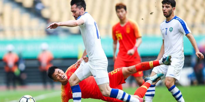 国足参加中国杯首次一球未进,三届赛事两度垫