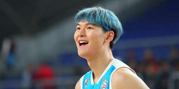 CBA赛季奖项出炉!王哲林爆冷MVP存争议,广东