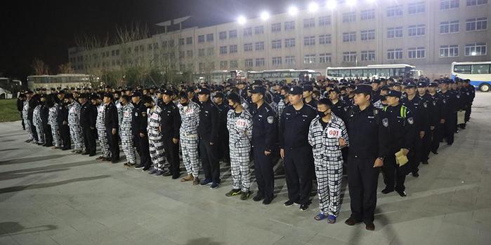 在老挝组织“杀猪盘”诈骗 119人被警方押解回国