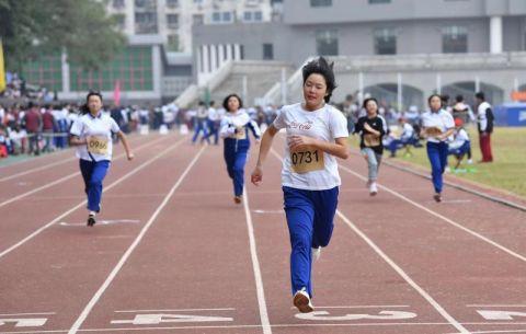 “我与祖国共奋进” 潞河中学举行2019年秋季运动会 为祖国喝彩