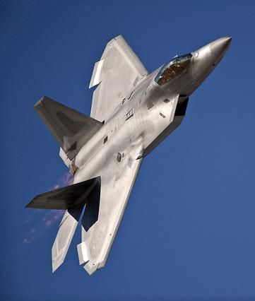 F-22虽然飞行性能先进,但在互联化方面已经落后于时代