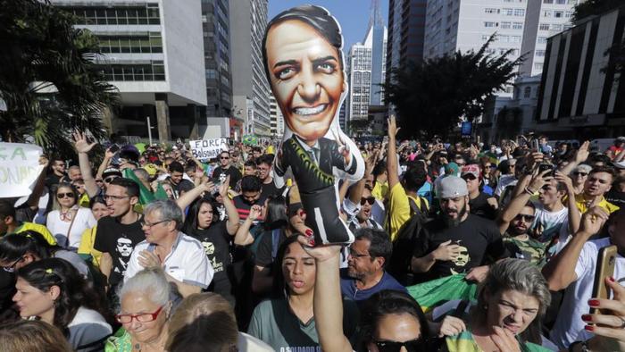 巴西总统大选网红领先，都怀疑是得到特朗普真传