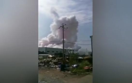 广西玉林一化工厂反应釜发生爆炸，已致4死7伤，事故原因不明