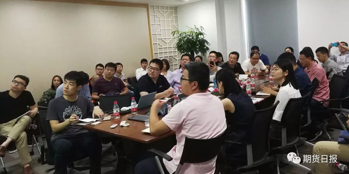 期货大幅贴水现货 贸易商玩转甲醇期货遇困惑