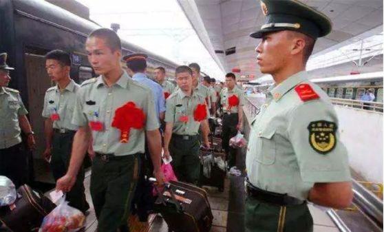 中国突然召回大量退伍士兵, 释放一个巨大信号, 西方大呼: 不得了!