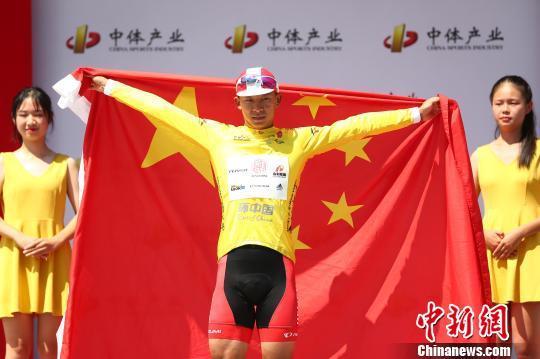 环中国自行车赛：雅安蒙顶山赛段吕先景登顶