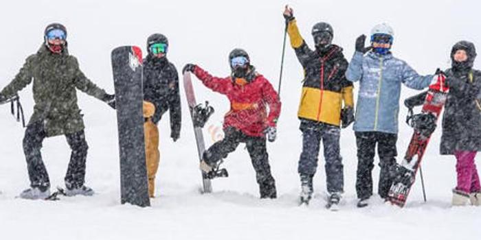 冰雪人口_2021冰雪产业报告 冰雪人口骤降 旅游成新增长点(3)