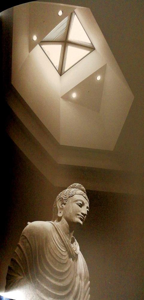 公元2世纪后半叶《犍陀罗立佛》(来源自美术馆官网)