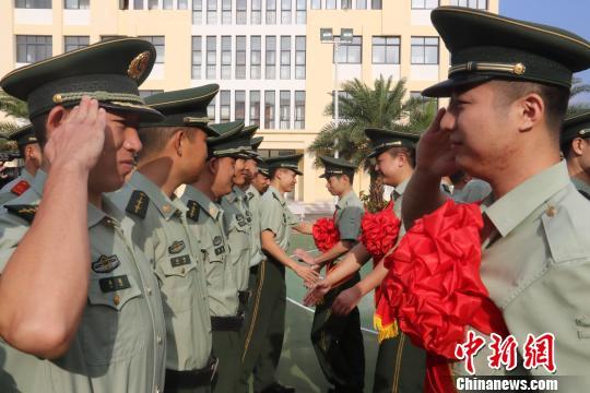 中国最南端城市三沙市举行边防老兵退伍仪式