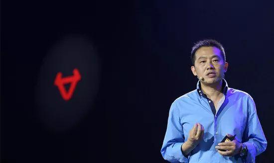 图:李一男在小牛电动车发布会