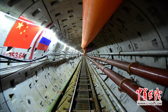 隧道内 中俄过境点(由中方前往俄方)_副本.jpg