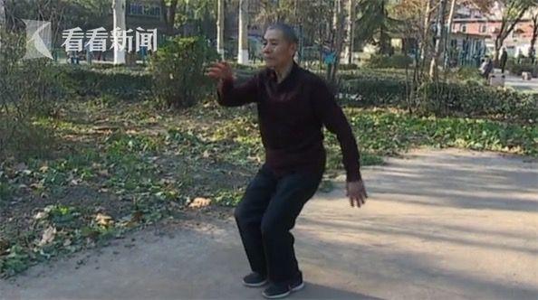视频｜广场舞大爷！72岁老人自创“功夫舞” 刚柔并济妖娆舞姿技压全场