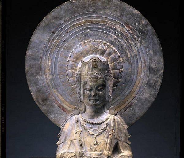 美秀美术馆在展的《东魏·蝉冠菩萨立像》(图片来自于官网)