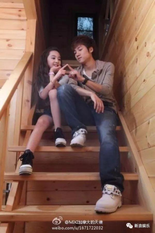 8岁一见钟情！11岁在一起！和“大叔”交往7年的她到底结婚没？
