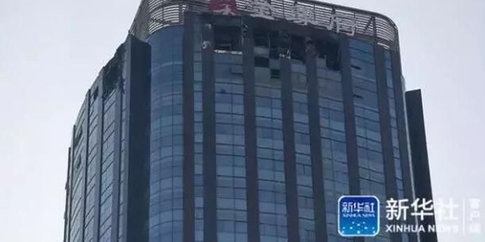 三问天津城市大厦火灾：工人为何住装修大厦内？