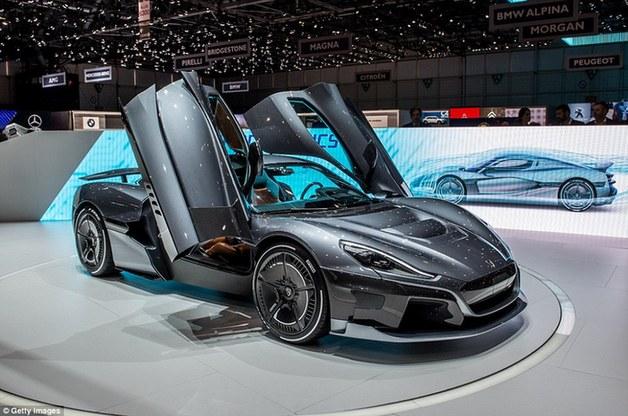 1.85秒破百！Rimac Concept Two纯电动超跑亮相