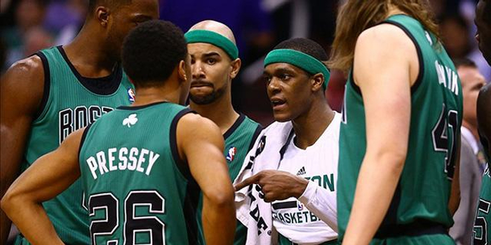 三巨解体彻底重建?重返季后赛仅隔1年,4年抢7悍将如今能争冠