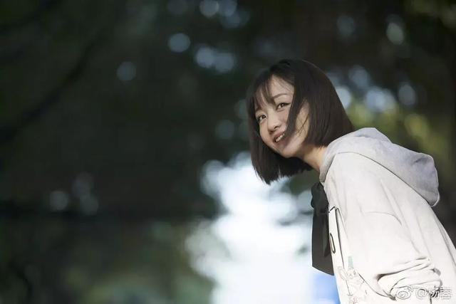 36岁杨蓉少女感秒杀刘亦菲，就是千万别素颜，眼纹快赶上何老师了