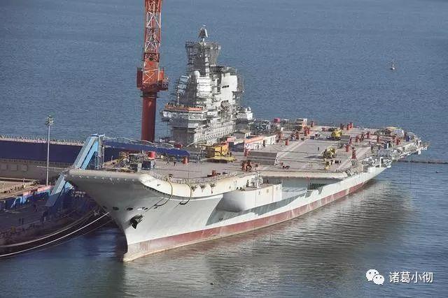 图为中国海军002型航母