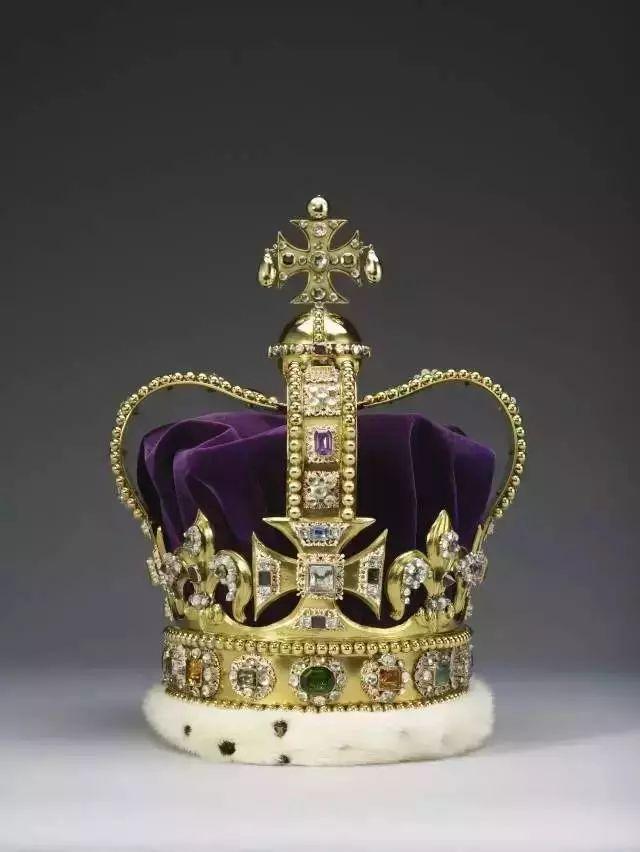 英国女王皇冠图鉴：全世界最知名的钻石都在她脑袋上