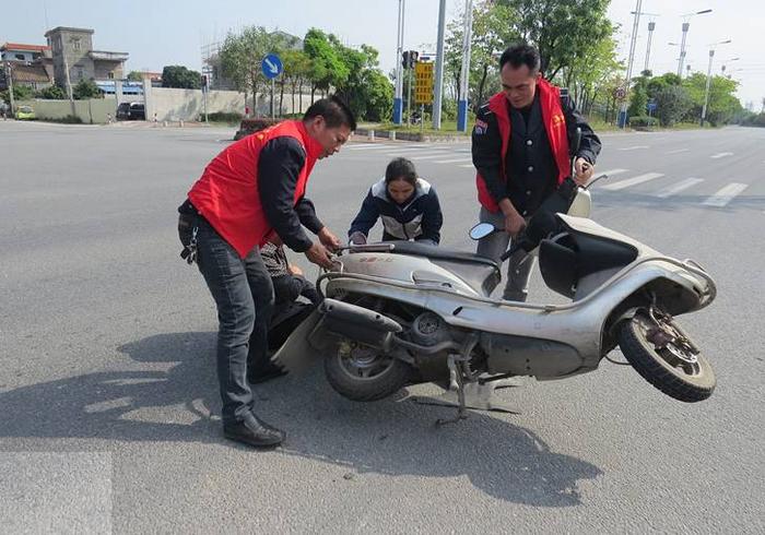 乐善九江｜街坊不幸出事故，这群志愿者好心出手帮助