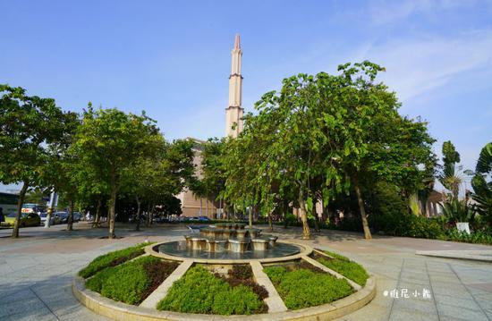 5天4晚,玩转<a href='http://travel.sina.com.cn/xinjiapo1-lvyou/?from=b-keyword' ><em><em><em>新加坡</em></em></em></a><a href='http://travel.sina.com.cn/malaixiya-lvyou/?from=b-keyword' ><em><em><em>马来西亚</em></em></em></a>最特色和经典