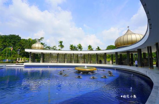 5天4晚,玩转<a href='http://travel.sina.com.cn/xinjiapo1-lvyou/?from=b-keyword' ><em><em><em>新加坡</em></em></em></a><a href='http://travel.sina.com.cn/malaixiya-lvyou/?from=b-keyword' ><em><em><em>马来西亚</em></em></em></a>最特色和经典