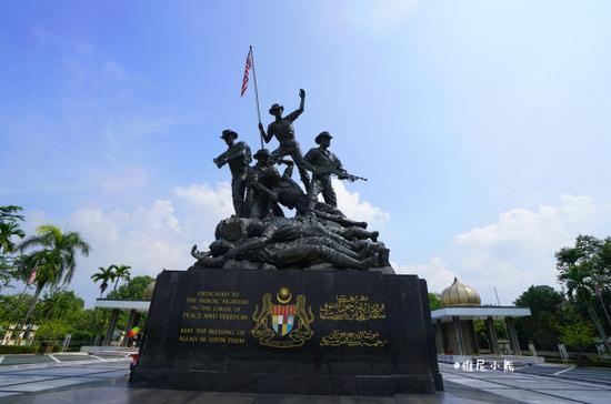 5天4晚,玩转<a href='http://travel.sina.com.cn/xinjiapo1-lvyou/?from=b-keyword' ><em><em><em>新加坡</em></em></em></a><a href='http://travel.sina.com.cn/malaixiya-lvyou/?from=b-keyword' ><em><em><em>马来西亚</em></em></em></a>最特色和经典