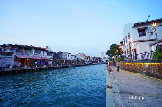 5天4晚,玩转<a href='http://travel.sina.com.cn/xinjiapo1-lvyou/?from=b-keyword' ><em><em><em>新加坡</em></em></em></a><a href='http://travel.sina.com.cn/malaixiya-lvyou/?from=b-keyword' ><em><em><em>马来西亚</em></em></em></a>最特色和经典