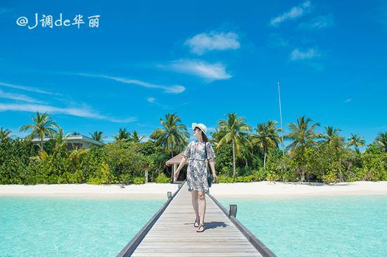 【<a href='http://travel.sina.com.cn/maerdaifu-lvyou/?from=b-keyword' ><em><em>马尔代夫</em></em></a>】四季<a href='http://travel.sina.com.cn/landadao-lvyou/?from=b-keyword' ><em><em>兰达岛</em></em></a>:最浪漫奢华的梦中婚礼胜地