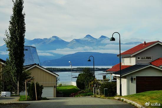 冷艳<a href='http://travel.sina.com.cn/nuowei-lvyou/?from=b-keyword' >挪威</a>,气温十八度以下的夏天(一)