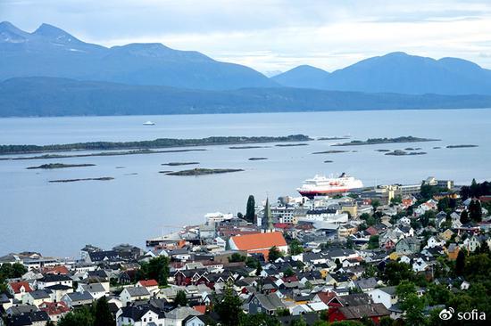 冷艳<a href='http://travel.sina.com.cn/nuowei-lvyou/?from=b-keyword' >挪威</a>,气温十八度以下的夏天(一)