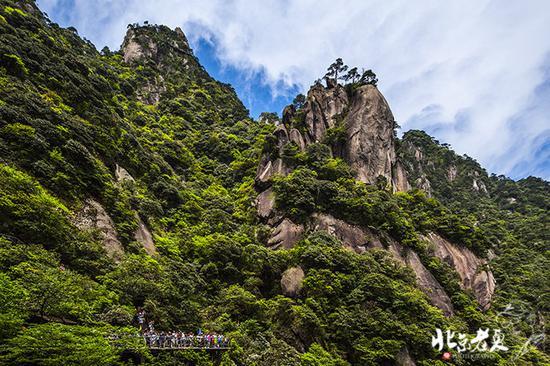 【实拍】江西 <wbr>· <wbr>在三清山云端听杜鹃花开(组图34张)