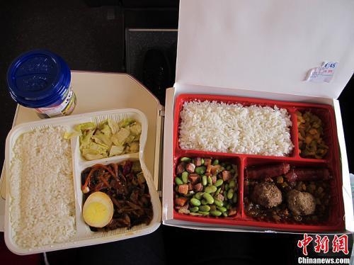 资料图:图为高铁列车上供应的盒饭。<a href='http://www.chinanews.com/'>中新社</a>发 张家瑞 摄