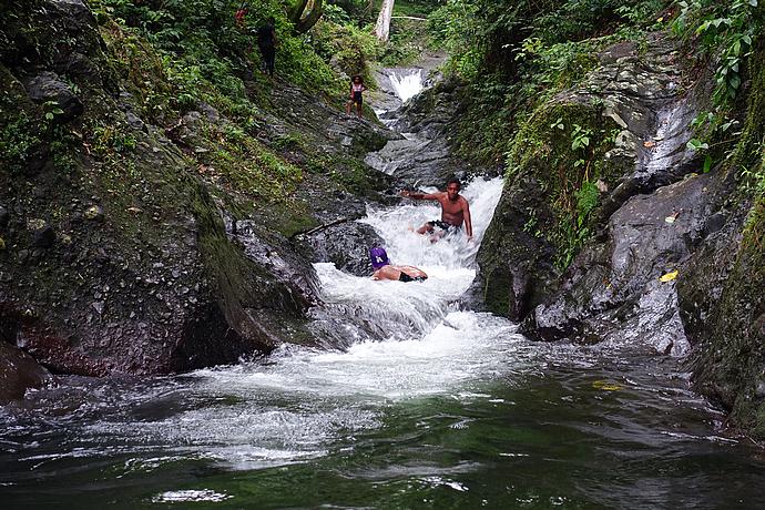 <a href='http://travel.sina.com.cn/feijiqundao-lvyou/?from=b-keyword' ><em>斐济</em></a>,世界上第一缕阳光