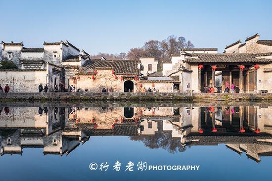 <a href='http://travel.sina.com.cn/huangshan_hongcun_4493-lvyou/?from=b-keyword' >宏村</a>:有一种风景叫古宅小巷,穿梭其中可以品味它的前世与今生