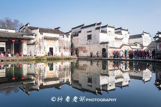 <a href='http://travel.sina.com.cn/huangshan_hongcun_4493-lvyou/?from=b-keyword' >宏村</a>:有一种风景叫古宅小巷,穿梭其中可以品味它的前世与今生