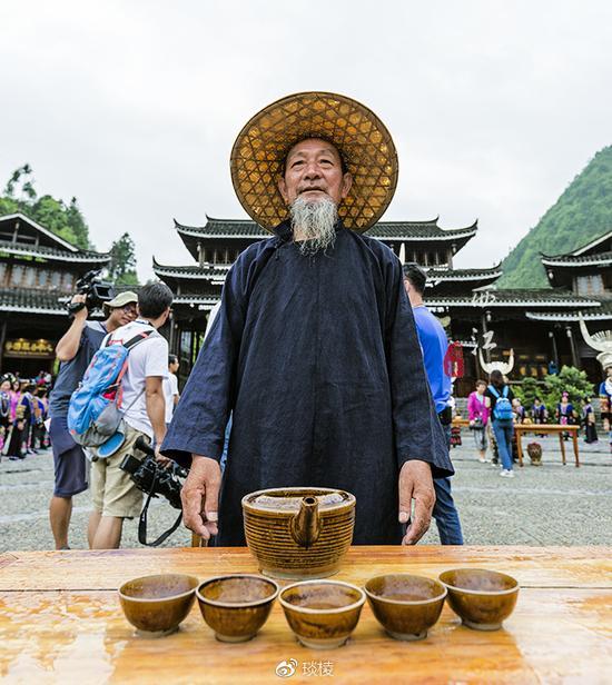 在世界最大的苗族村寨 <wbr>体验高山流水的畅快与激情