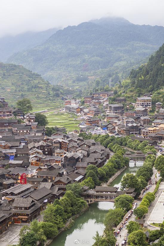 在世界最大的苗族村寨 <wbr>体验高山流水的畅快与激情