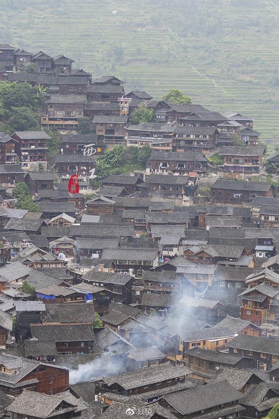 在世界最大的苗族村寨 <wbr>体验高山流水的畅快与激情
