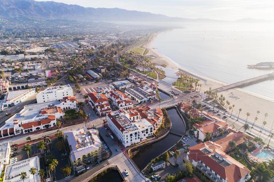 SantaBarbara_aerial 图片版权_BlakeBronstad