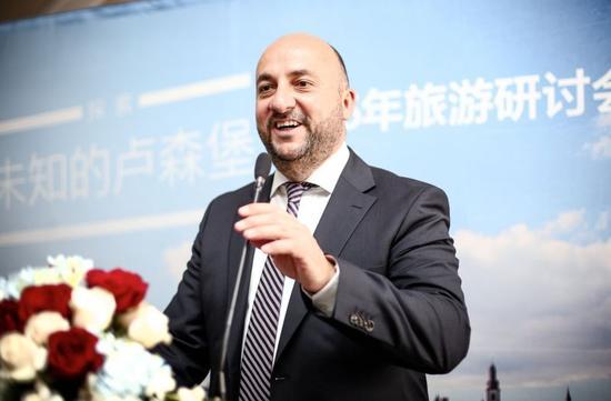 卢森堡大公国副首相兼经济部长埃迪安·施耐特(Etienne Schneider)先生致开幕词
