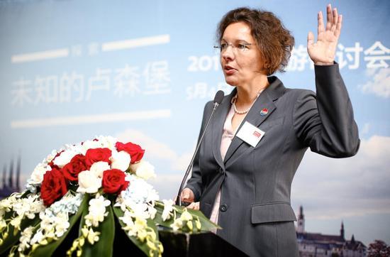 卢森堡旅游局的常务董事安妮·霍夫曼女士(Anne Hoffmann)发表题为“探索未知的卢森堡”的演讲