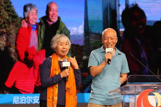 著名的“花甲背包客”张广柱和王钟津夫妇分享黑龙江旅游心得,并推介黑龙江夏季养生养老度假资源