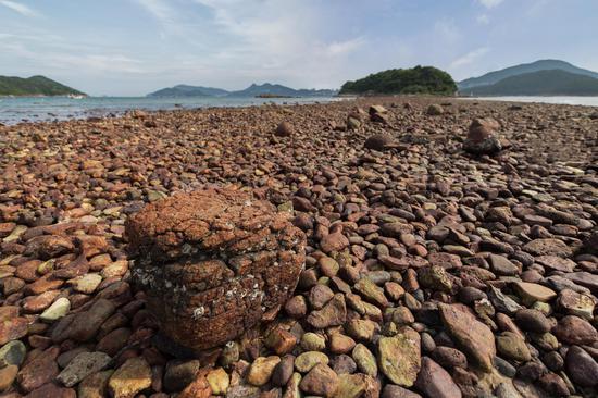 桥咀洲的海岸奇观(图片来源: 香港旅游发展局)