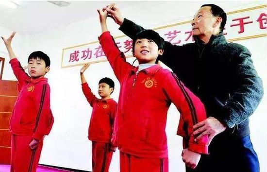 阜南“嗨子戏”火了