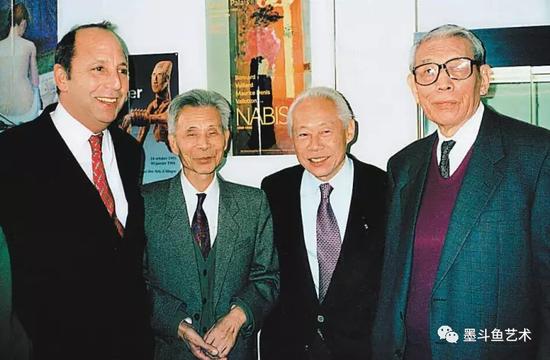 吴冠中(左二)、赵无极(右二)、朱德群(右一)