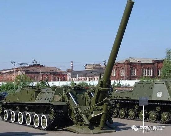 俄军2S4迫击炮发射制导炮弹 直击亚速钢铁厂关键目标