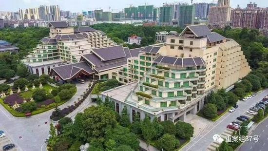 石峰投资的衡阳第一家五星级酒店林隐酒店,这里也是多起赌博、吸毒、容留他人吸毒犯罪事件的发生地。受访者供图